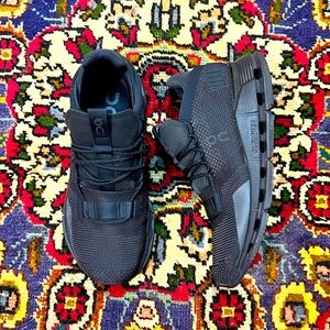 On Cloudnova all black shoes